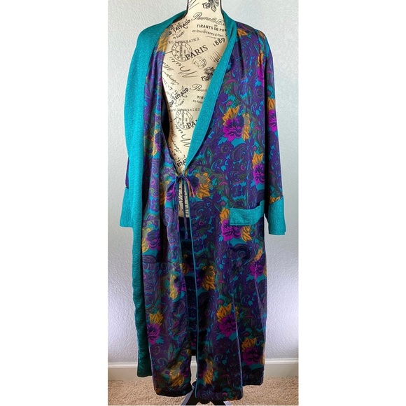 Vintage 90’s/Y2K Victoria Secret Gold Label Green Paisley Floral Kimono, Medium - Picture 3 of 9